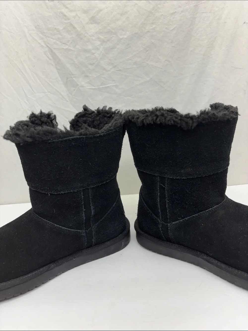 Kolaburra by Ugg Black Faux-Shearling Winter Boots, size 4 big girl, box 74